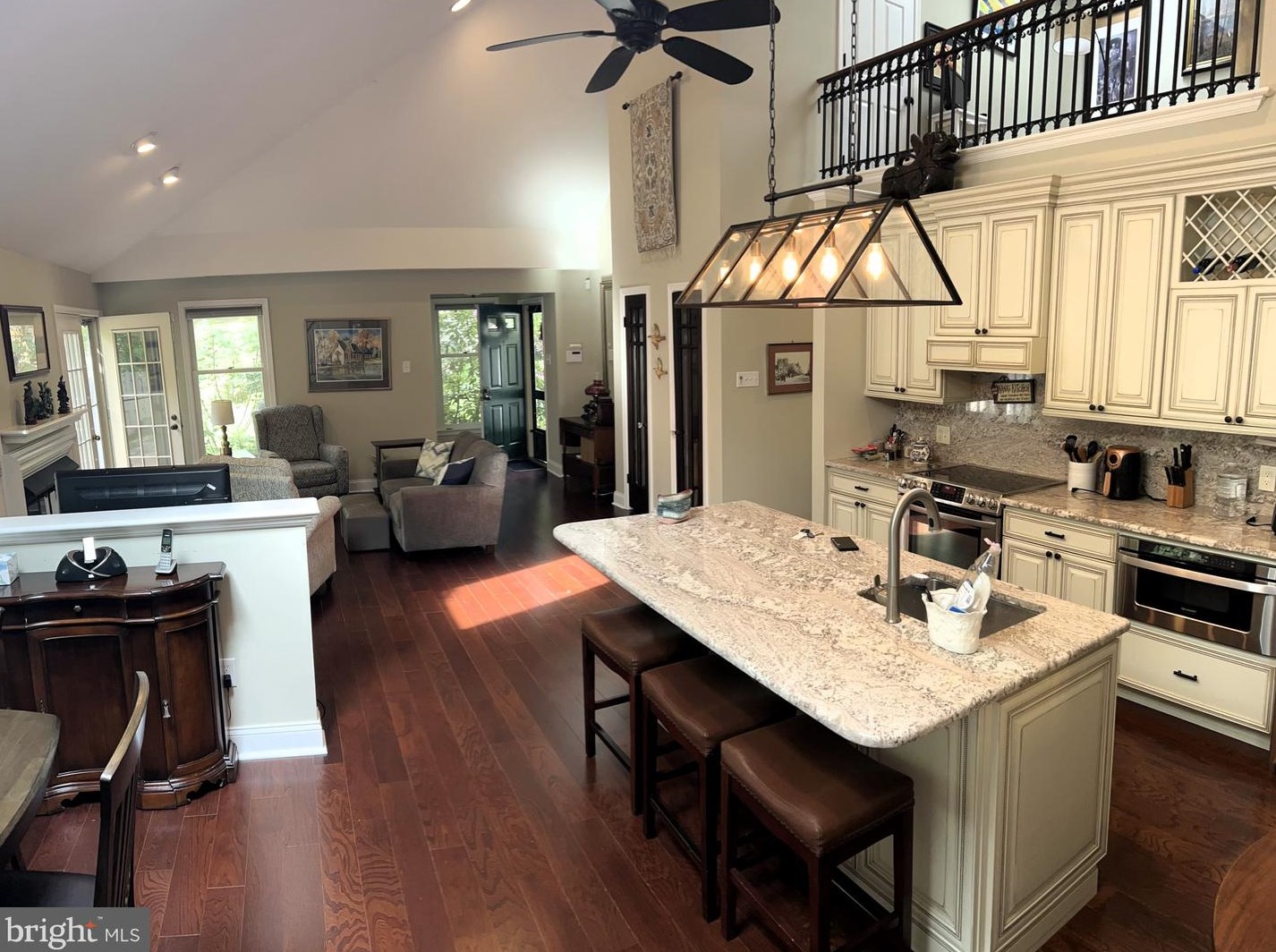 1574 Bud Ln, Yardley, PA 19067-5749