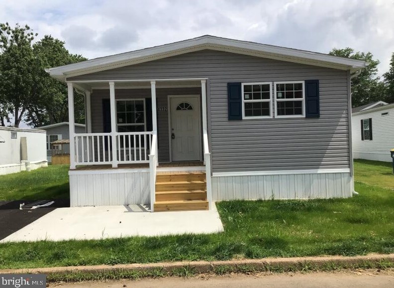 4332 Dover Dr, Yardley, PA 19067-6112