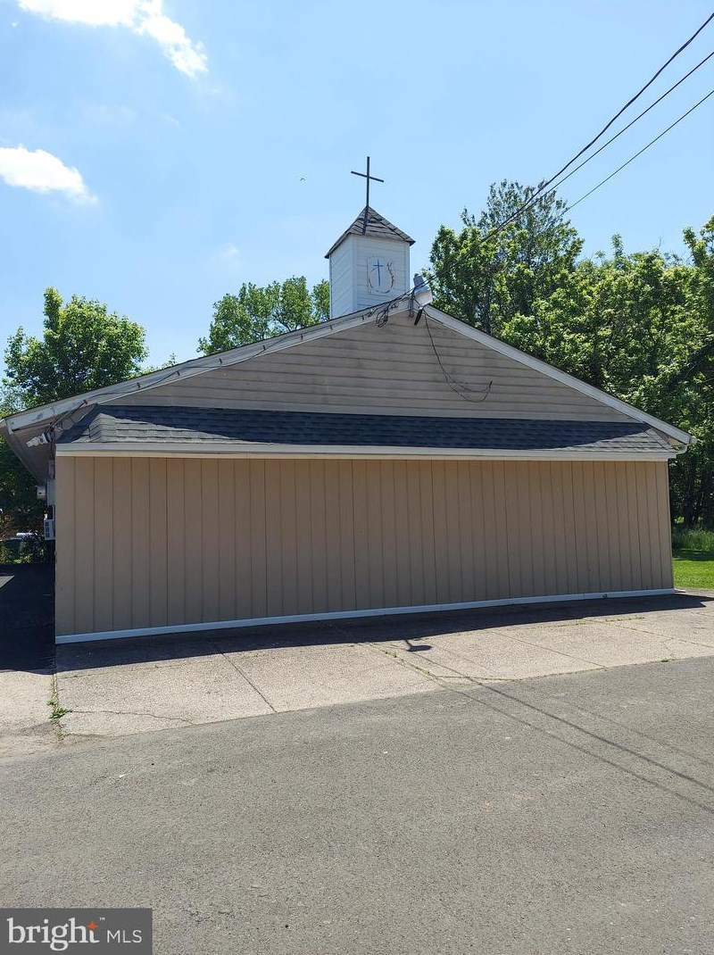 4817 Beaver Dam Rd, Edgely, PA 19007-3310