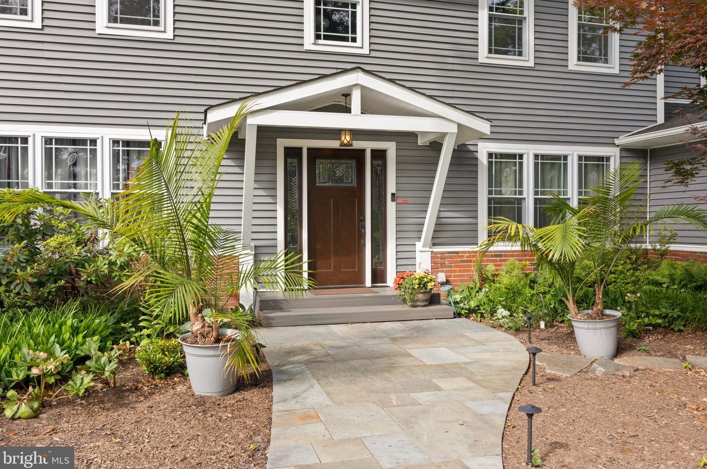 6176 Pidcock Creek Rd, New Hope, PA 18938