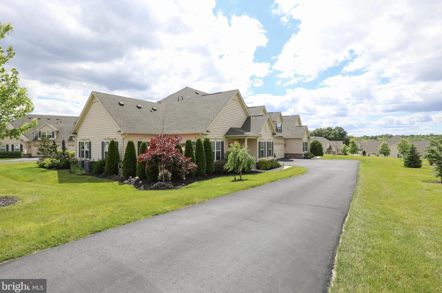 1138 Arbour Ln, Quakertown PA 18951-2861 exterior