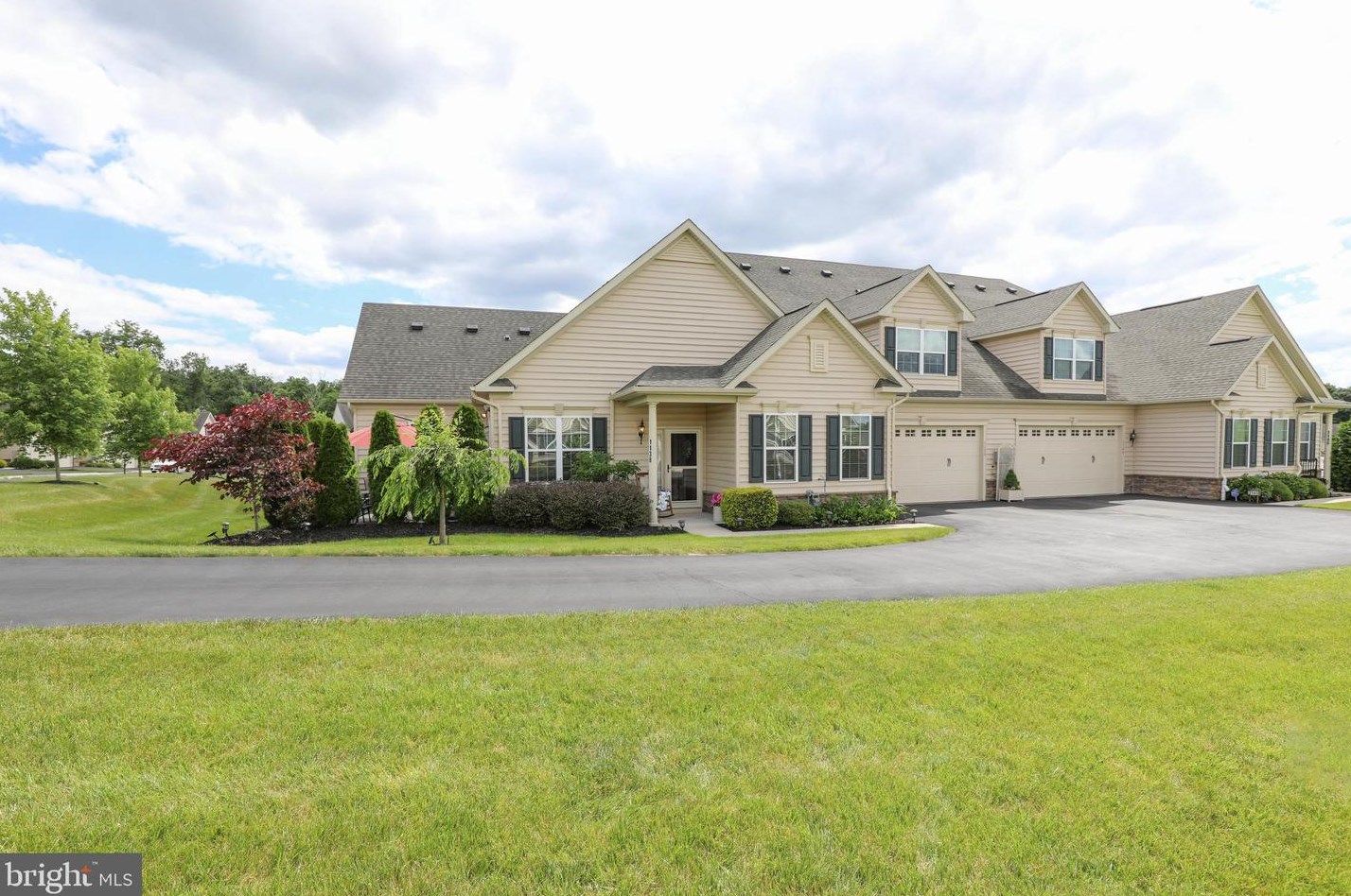 1138 Arbour Ln, Quakertown PA  18951-2860 exterior