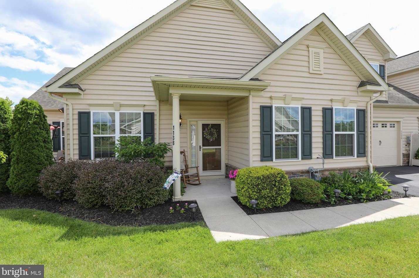 1138 Arbour Ln, Quakertown PA 18951-2861 exterior