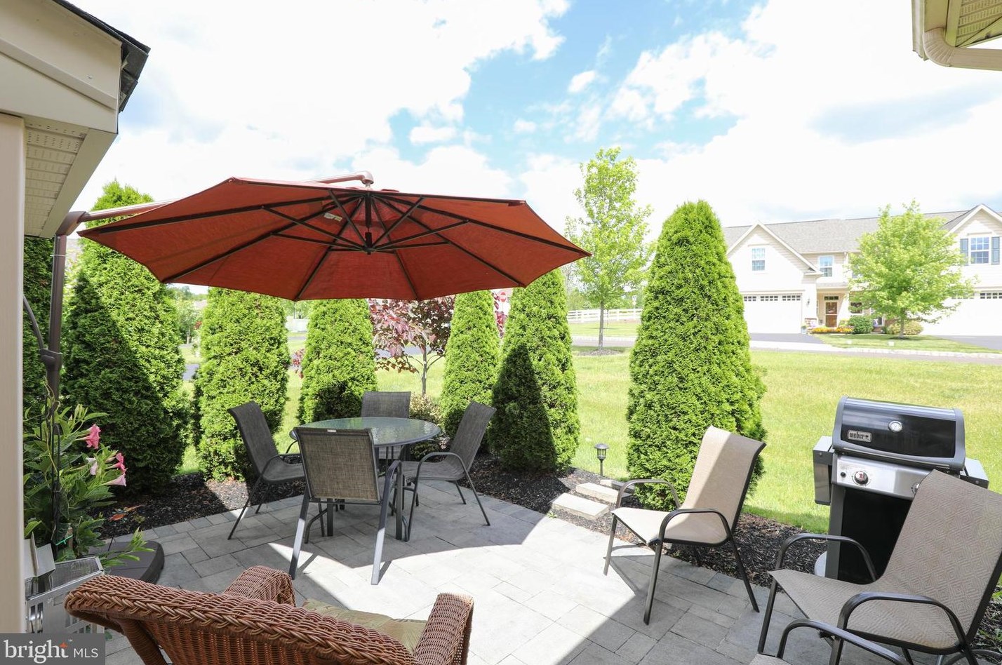 1138 Arbour Ln, Quakertown PA 18951-2861 exterior