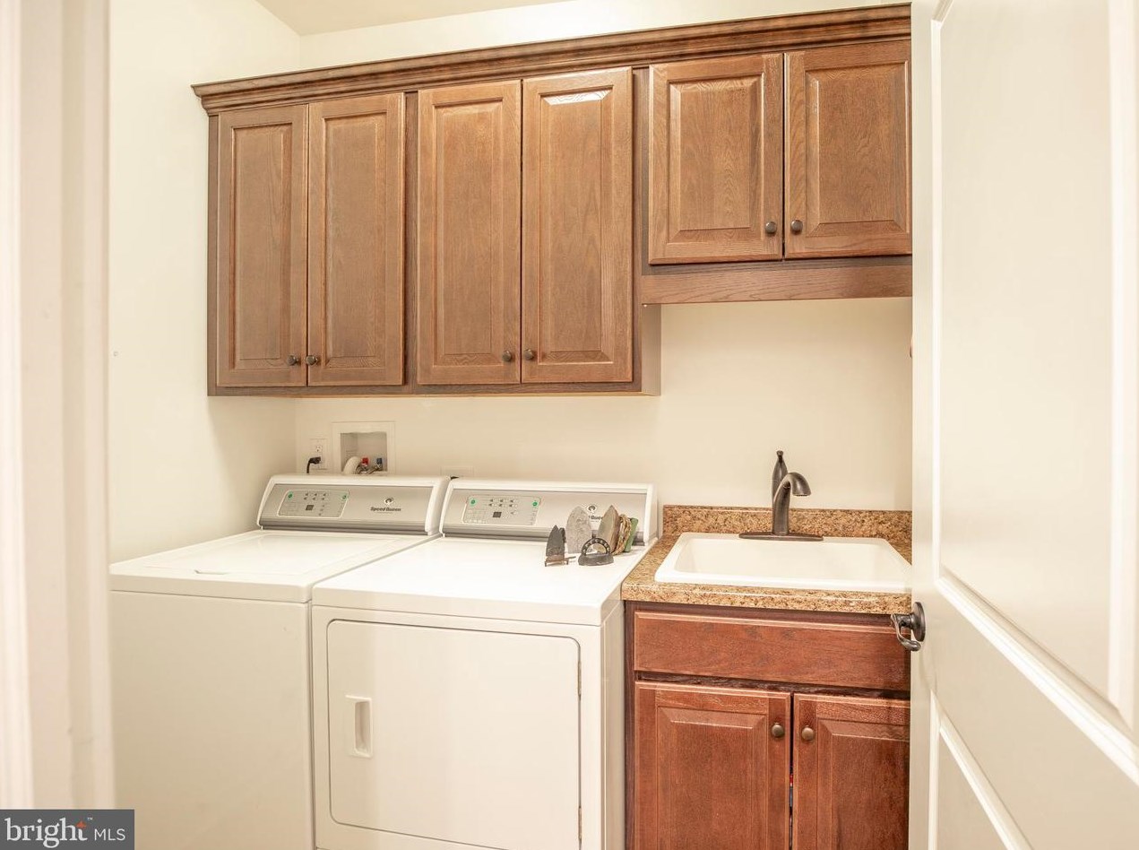 1138 Arbour Ln, Quakertown PA 18951-2861 exterior