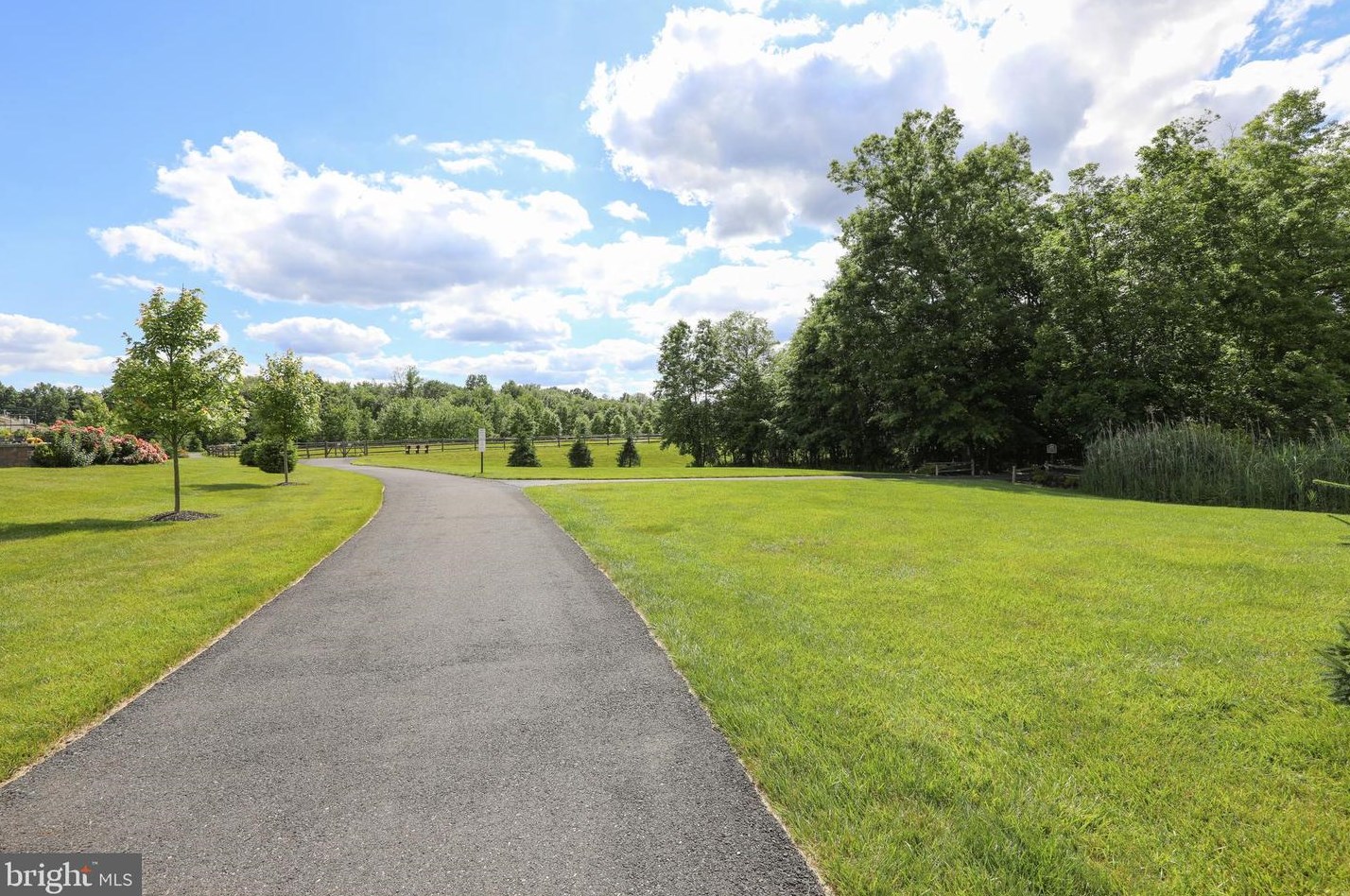 1138 Arbour Ln, Quakertown PA 18951-2861 exterior