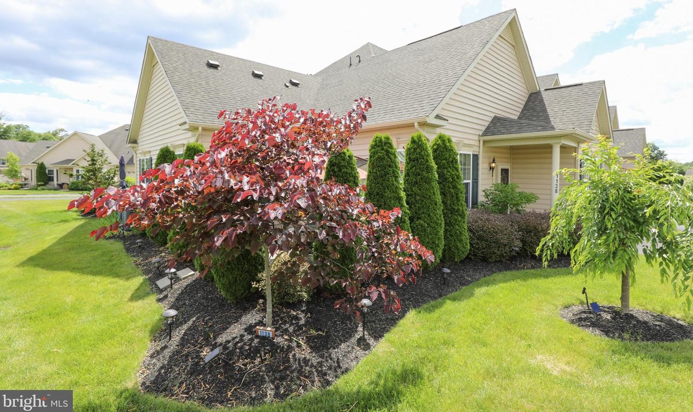 1138 Arbour Ln, Quakertown PA 18951-2861 exterior