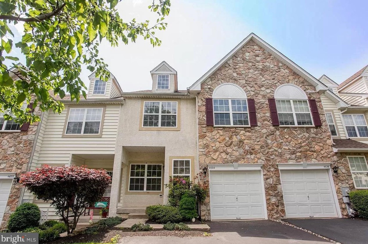 4624 Old Oak Rd, Gardenville, PA