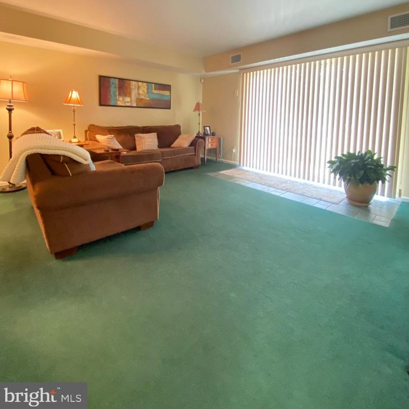 309 Hopkins Ct, Southampton, PA 18966