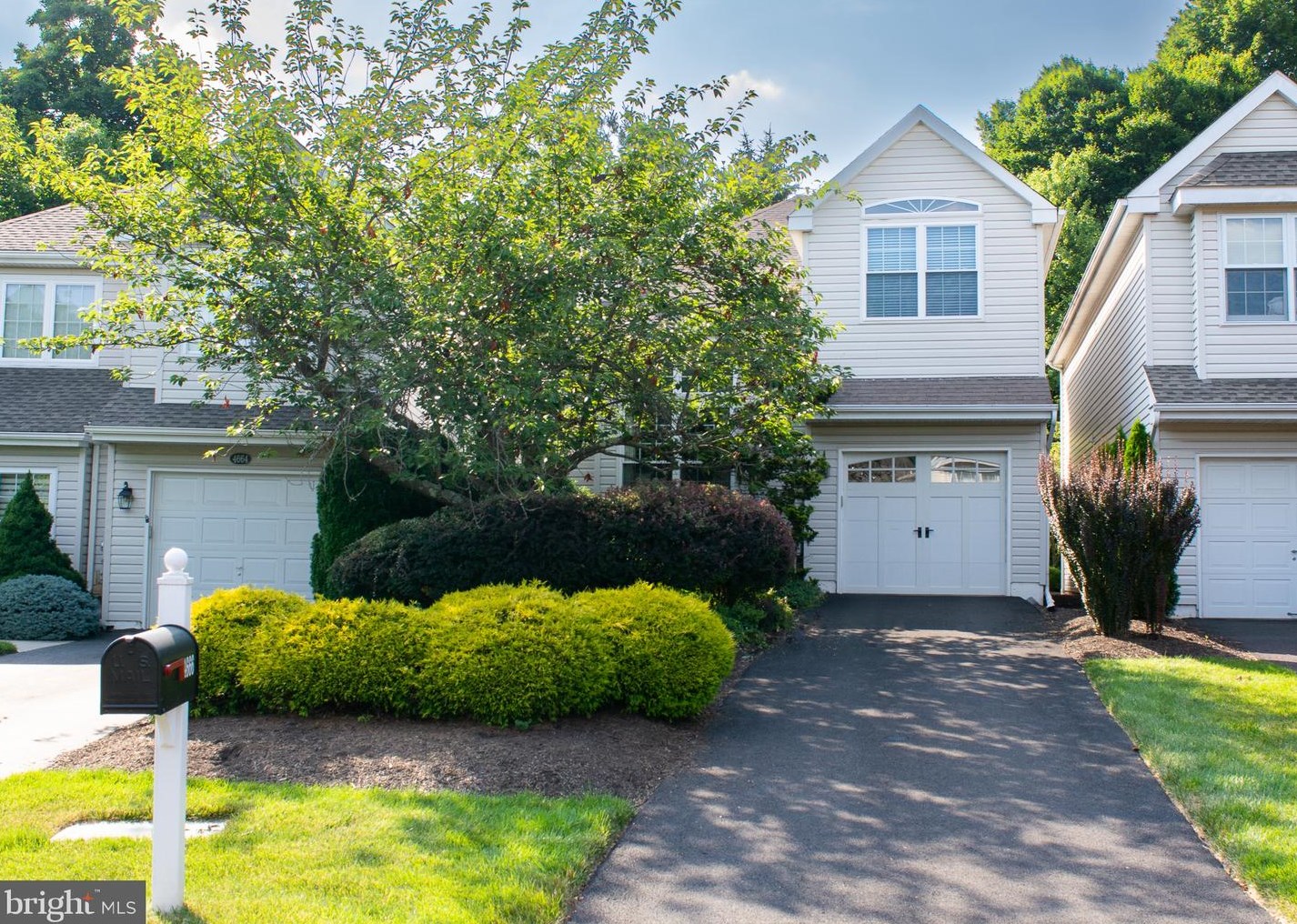 4666 Bradley Ct, Gardenville, PA 18902