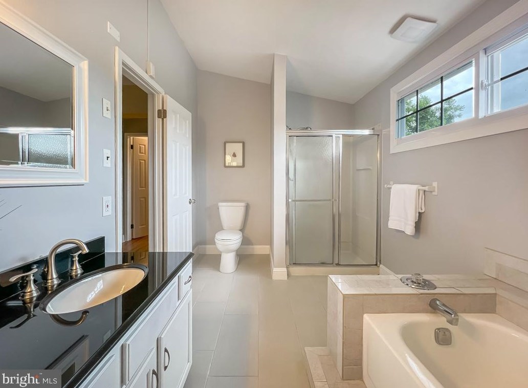 1391 Violetwood Ct, Yardley PA 19067-6413 exterior