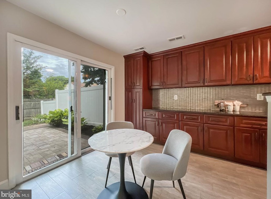 1391 Violetwood Ct, Yardley PA 19067-6413 exterior