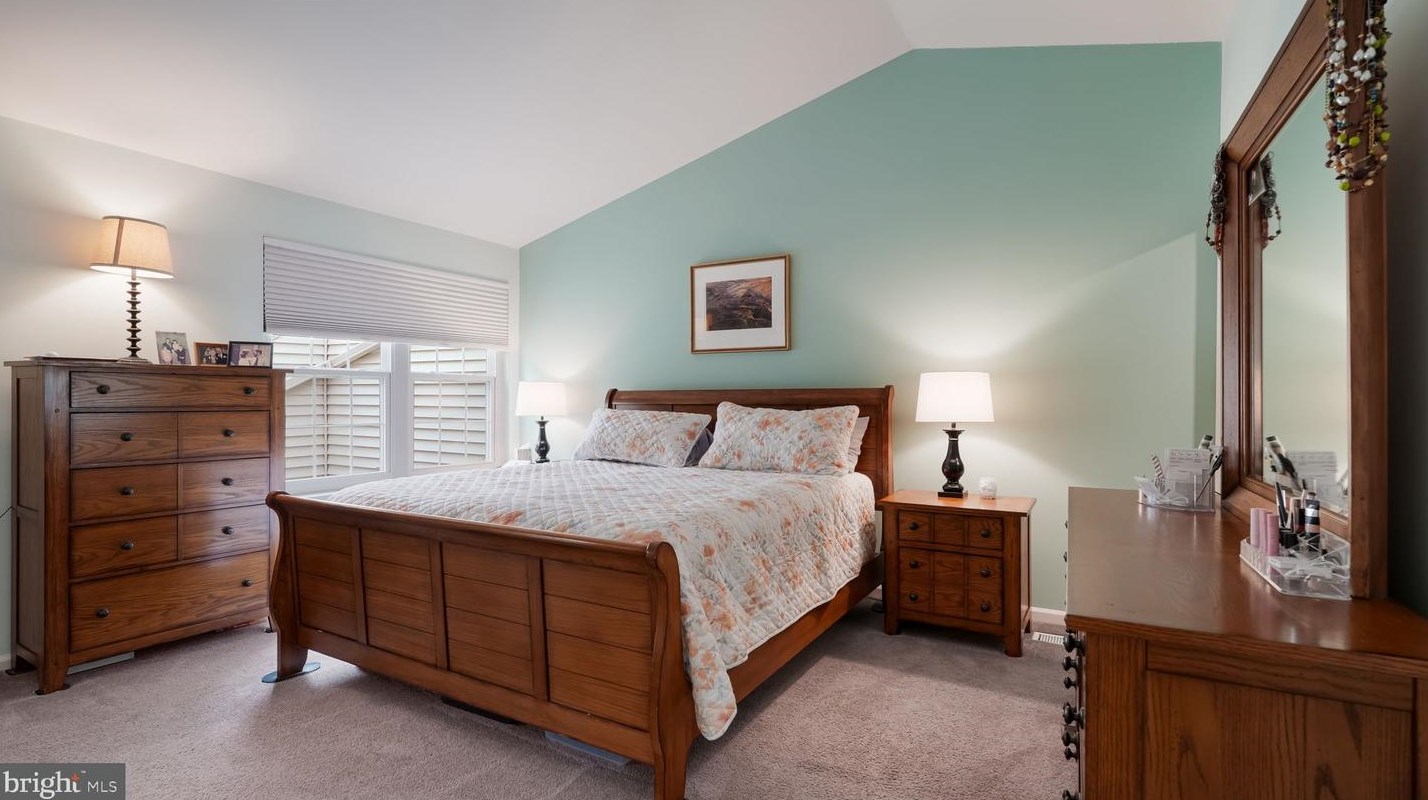 1605 Mcnelis Dr, Southampton PA  18966-4046 exterior