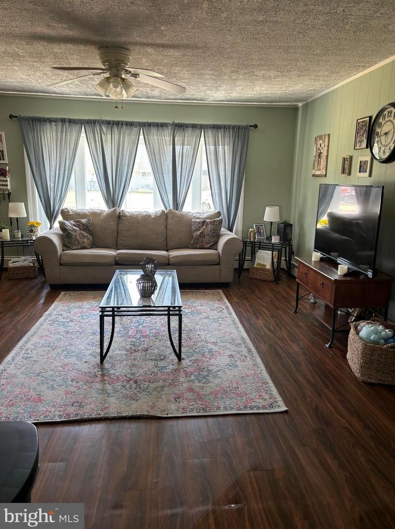 55 Island Rd #55, Levittown, PA 19057