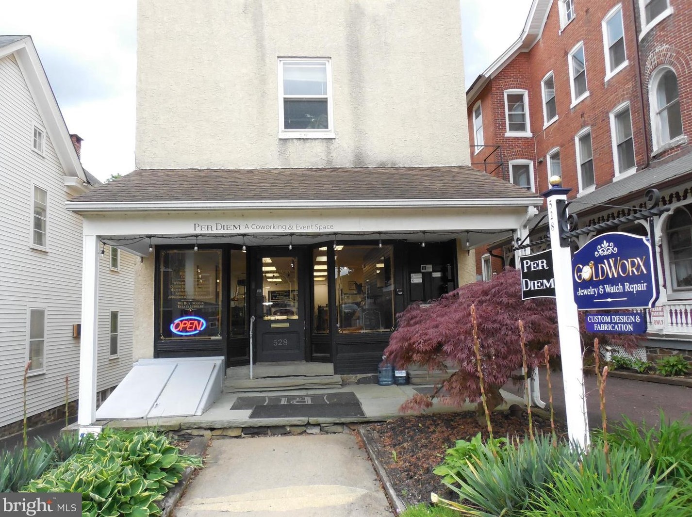 528 W Market St, Perkasie, PA 18944