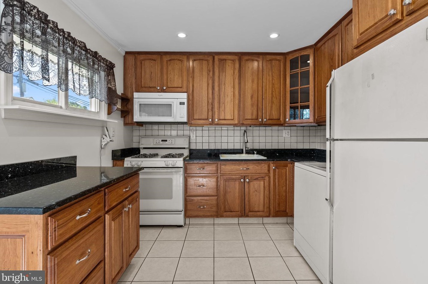 63 Kentucky Ln, Levittown, PA 19055