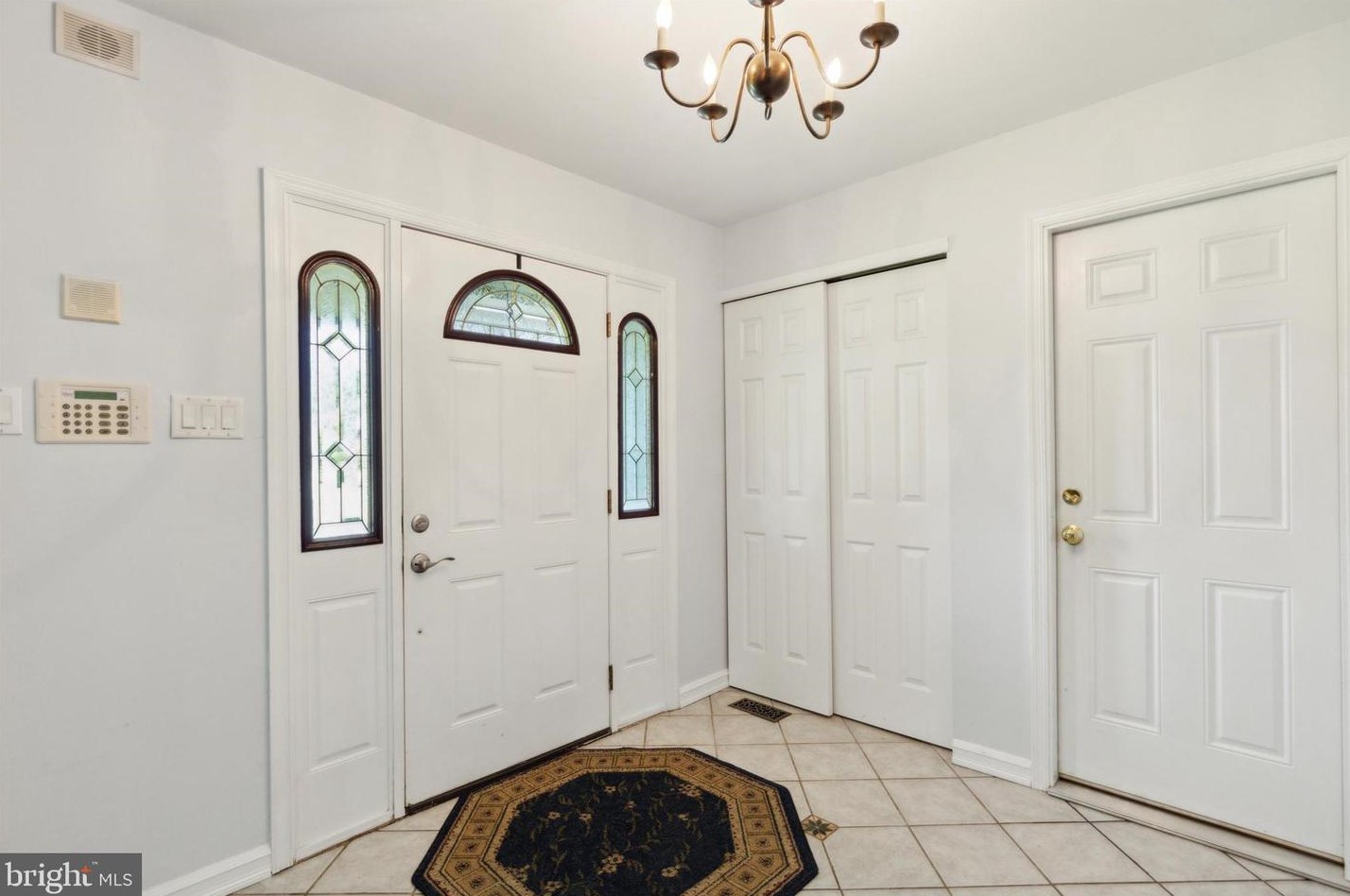 75 Cherokee Rd, Southampton, PA 18954