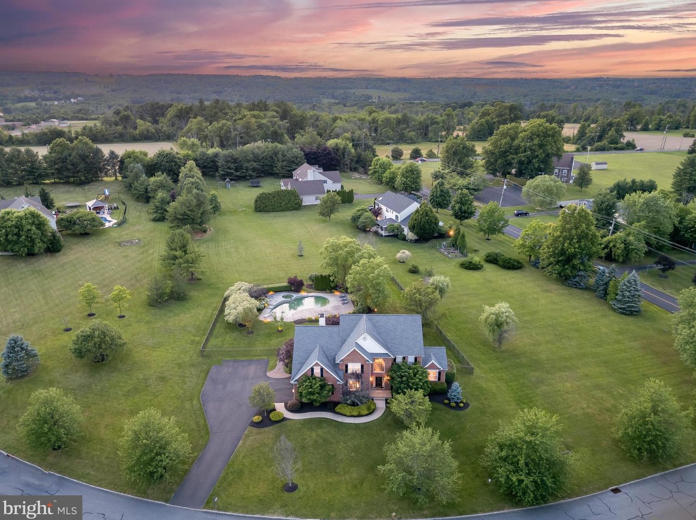4693 Ridgetop Rd, Gardenville, PA 18902