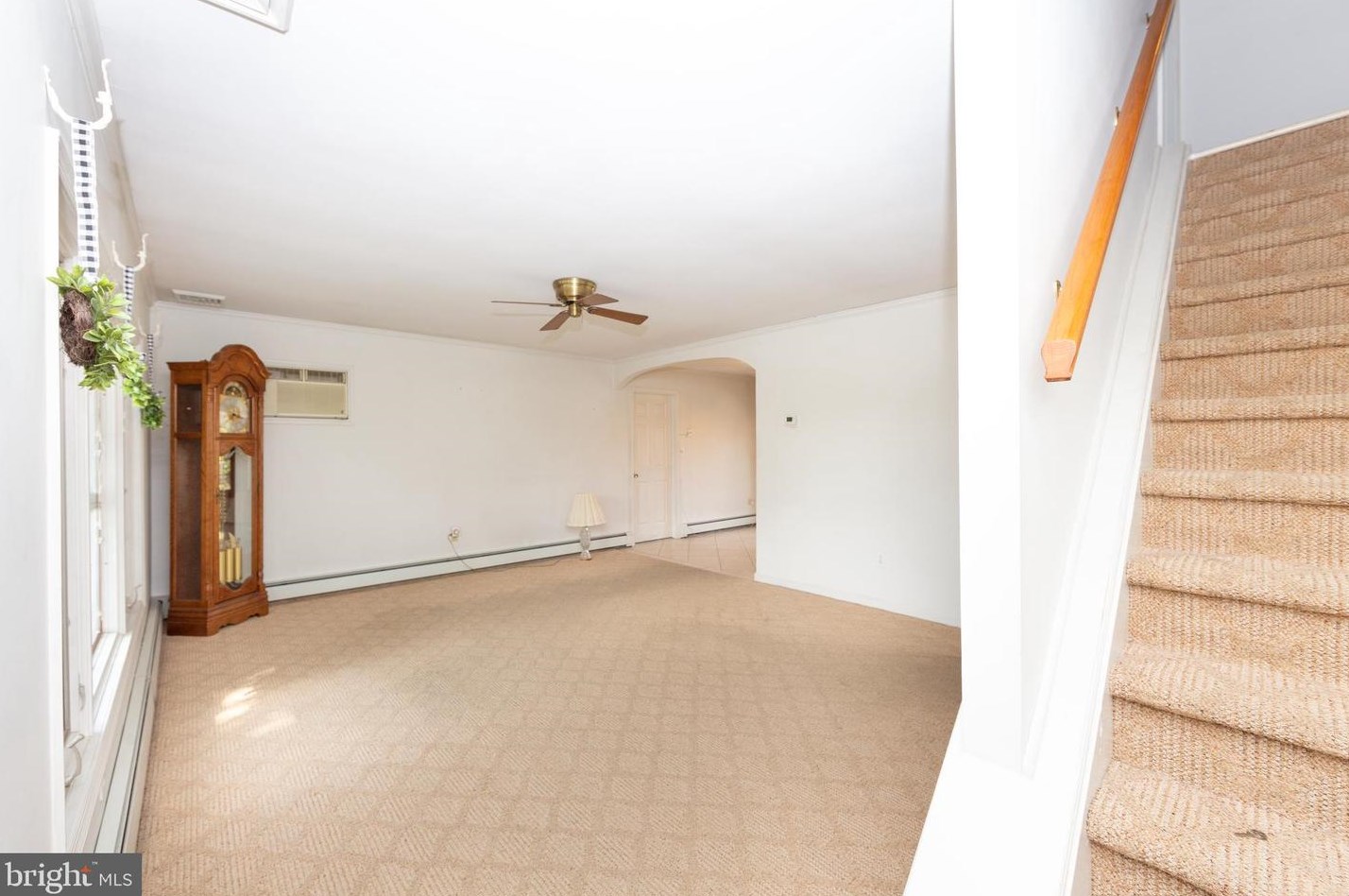 35 Harmony Rd, Levittown, PA 19056