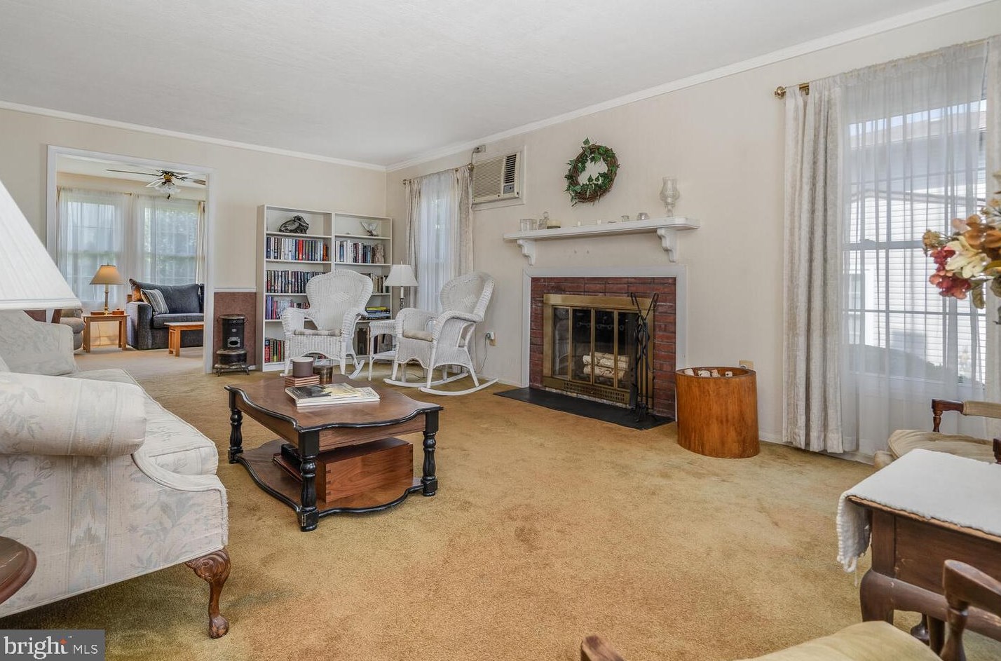 45 Turf Rd, Levittown, PA 19056