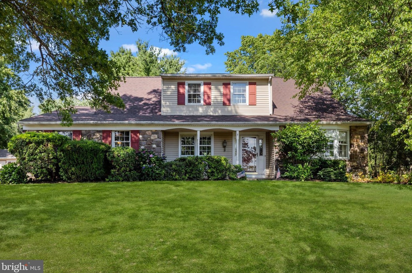 1741 Franklin Dr, Furlong, PA 18925