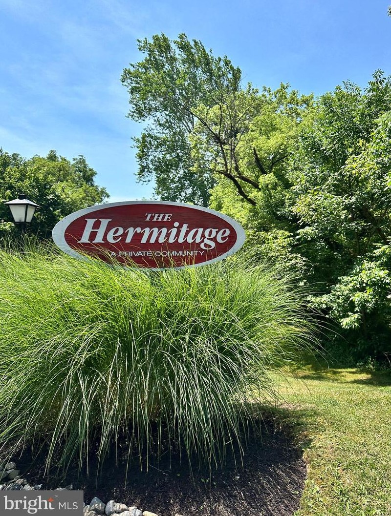 65 Hermitage Dr, New Hope, PA 18938