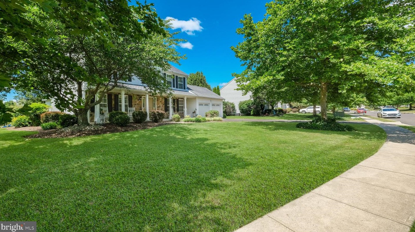 4201 Marie Cir, Gardenville, PA 18902