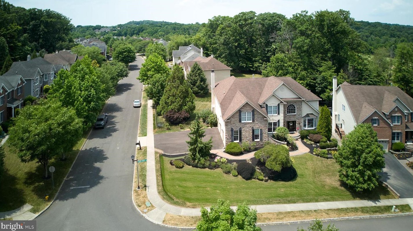 3794 Powder Horn Dr, Furlong, PA 18925