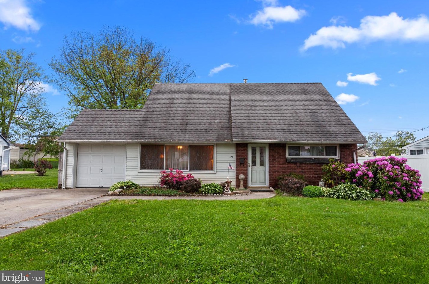26 Crystal Rd, Levittown, PA 19057