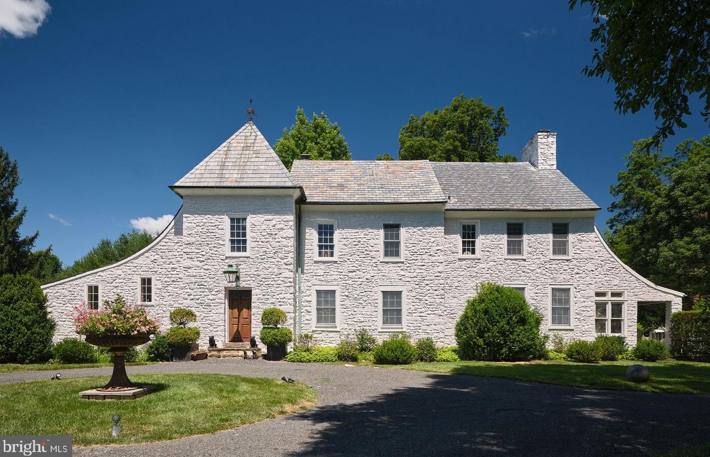 4897 Landisville Rd, Gardenville, PA 18902
