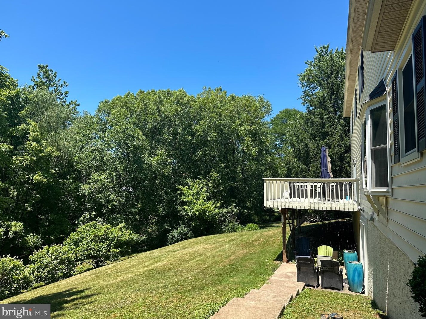 2021 Country Club Dr, Gardenville, PA 18901