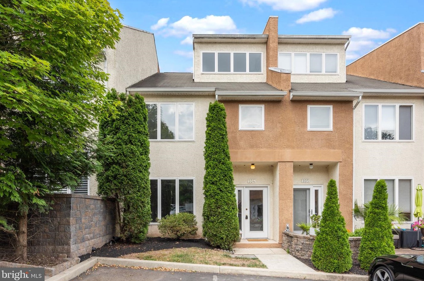 104 Hilltop Rd, New Hope, PA 18938