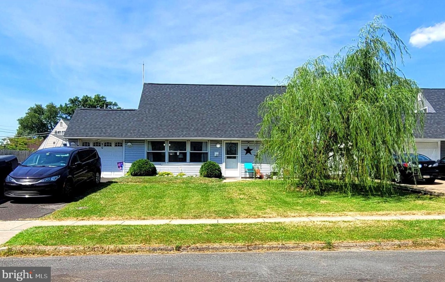 20 Mintleaf Rd, Levittown, PA 19056