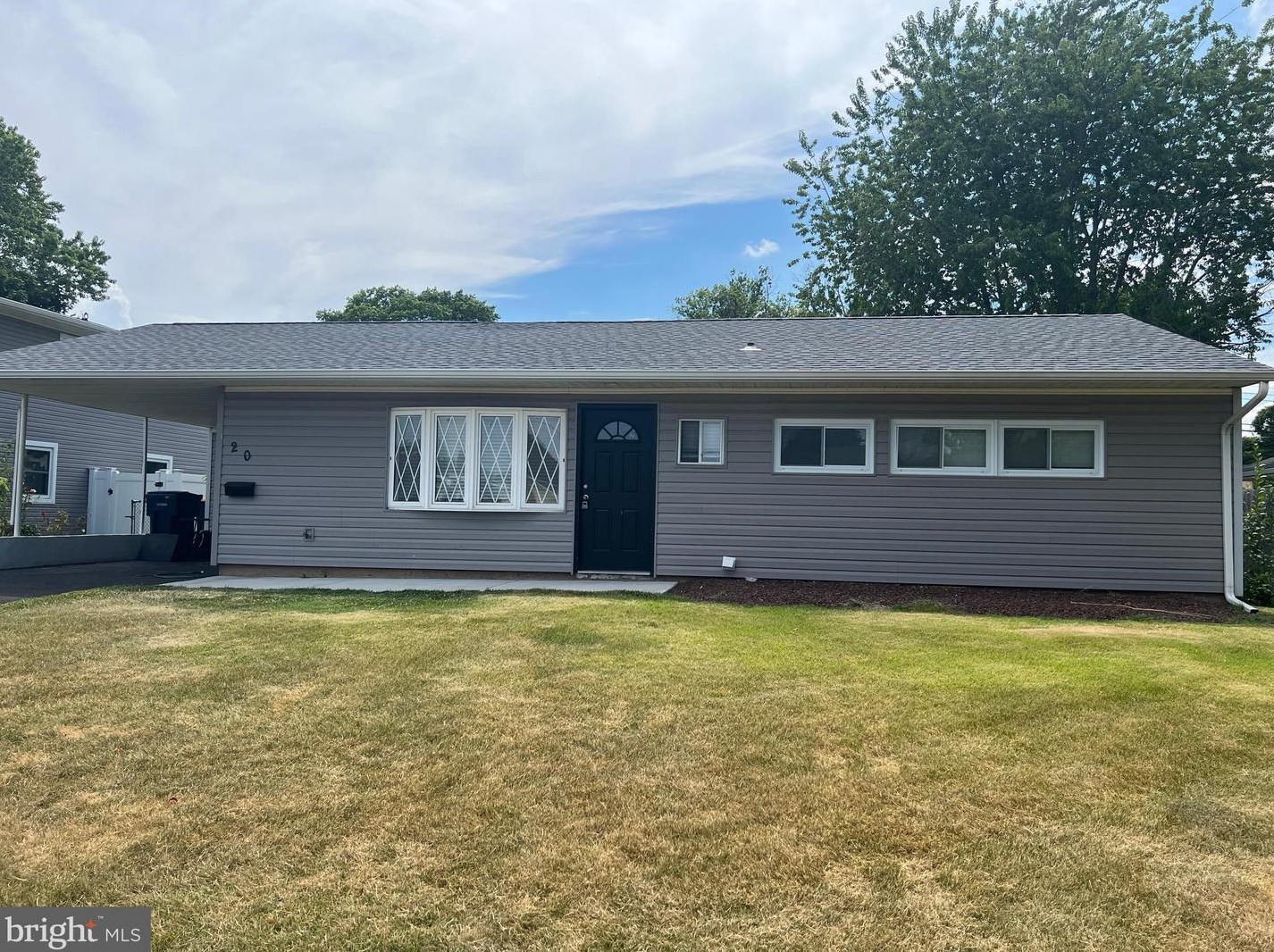 20 Stonybrook Dr, Levittown, PA 19055