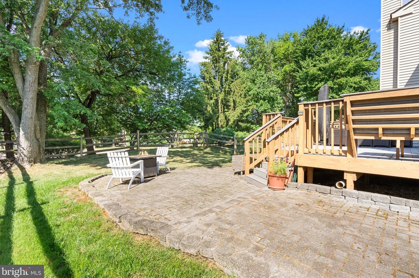 231 Parkview Way, Upper Makefield PA  18940-1136 exterior