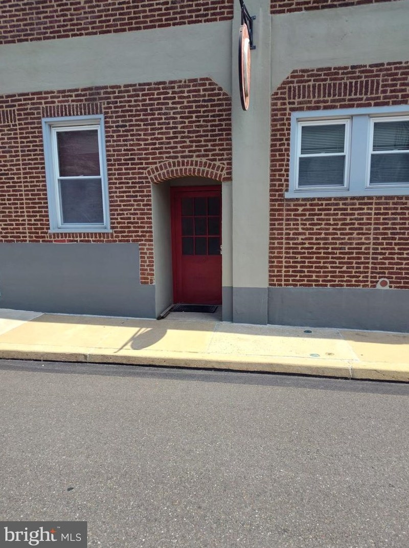 15 S 6th St #2nd Flr Front, Perkasie, PA 18944
