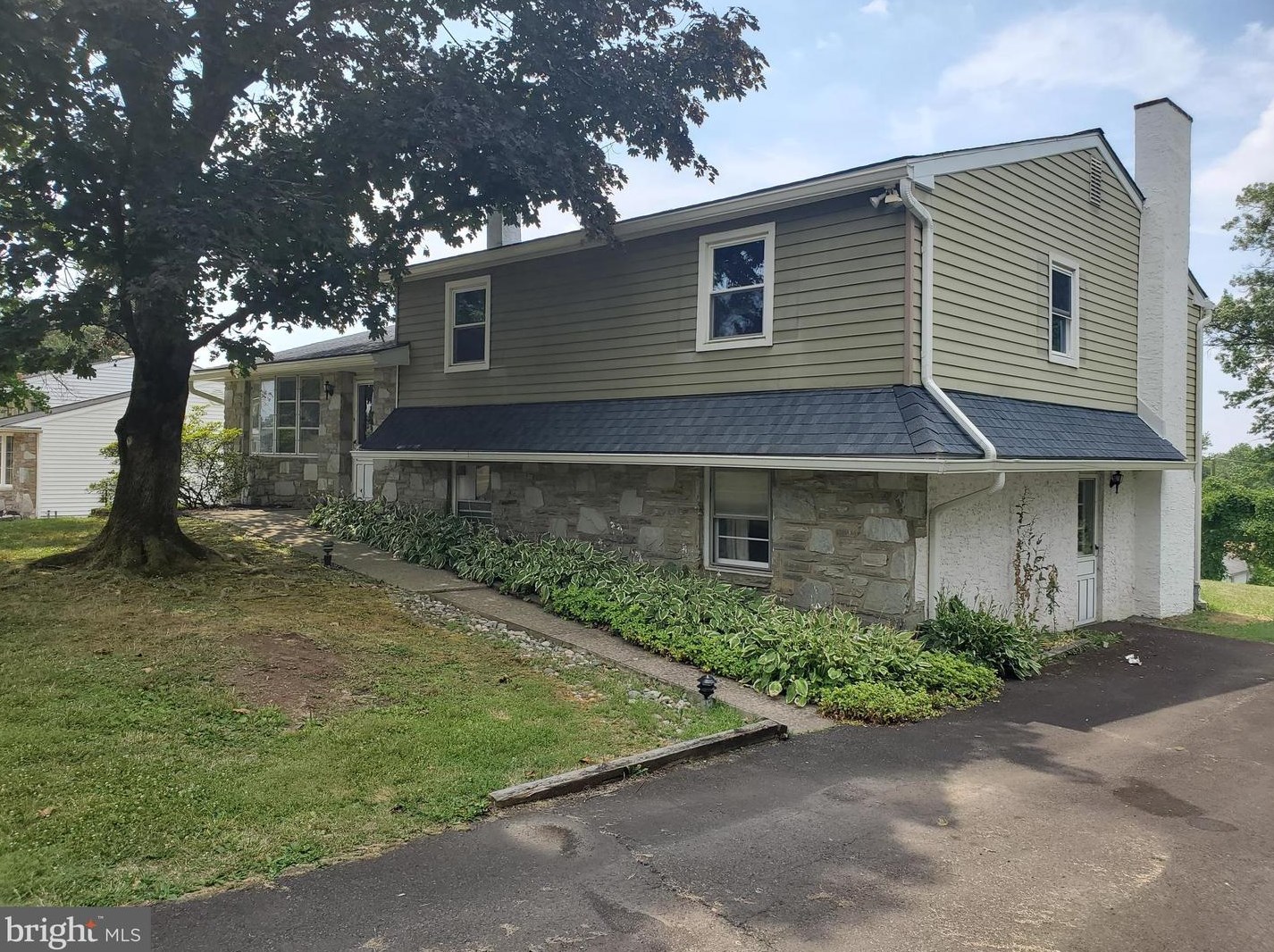 202 Stratford Dr, Southampton, PA 18966