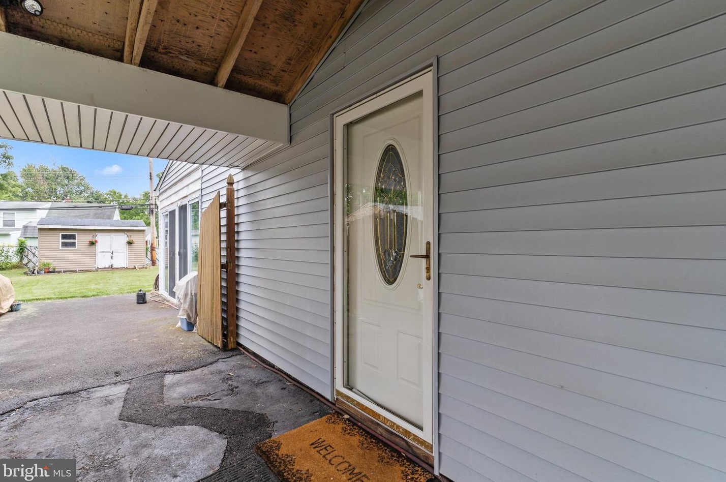 12 Hickory Ln, Levittown, PA 19055
