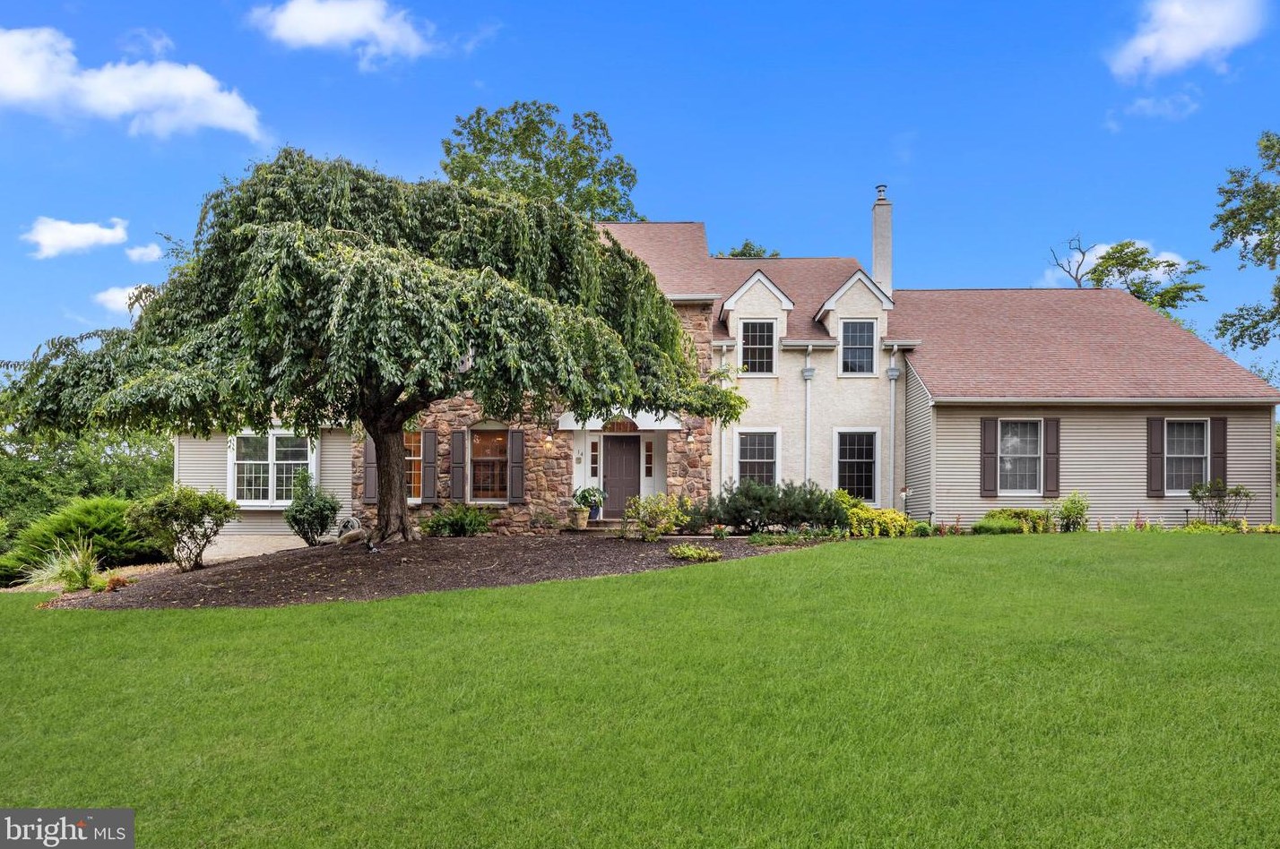14 Standing Tree Cir, Southampton, PA 18966