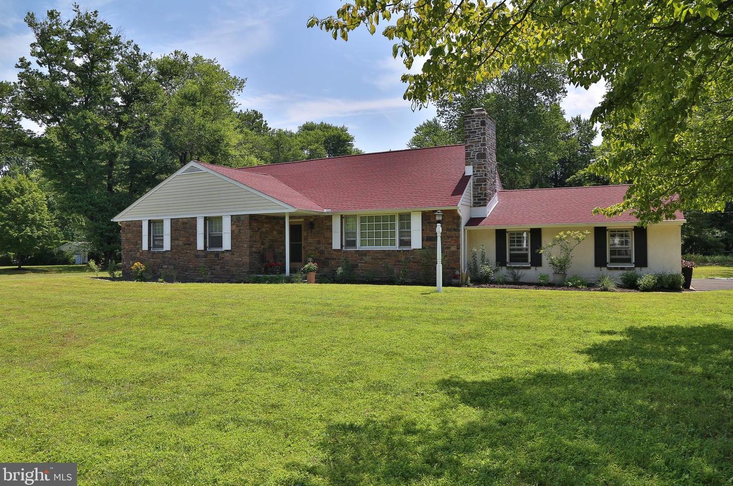 4 Pidcock Ln, Washington Crossing, PA 18977