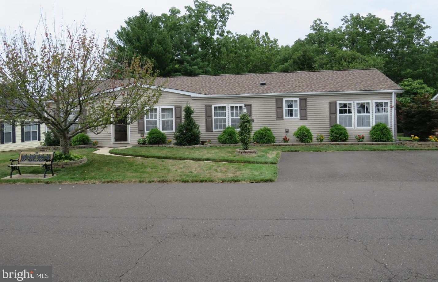 520 Spring Meadow Cir, New Hope, PA 18938