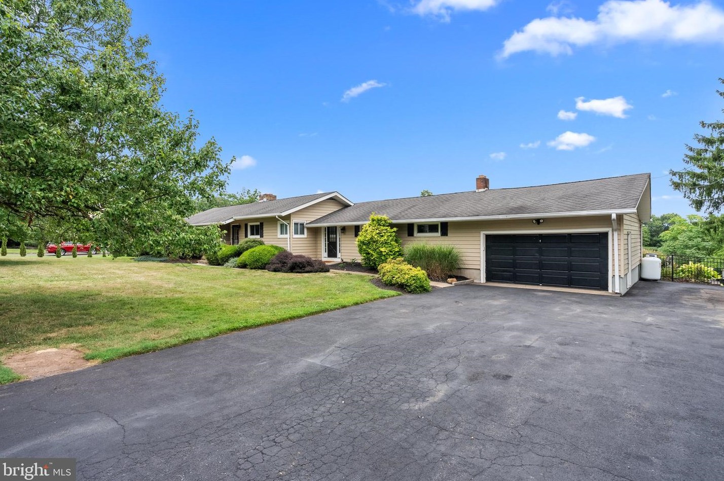 237 Aqueduct Rd, Washington Crossing, PA 18977