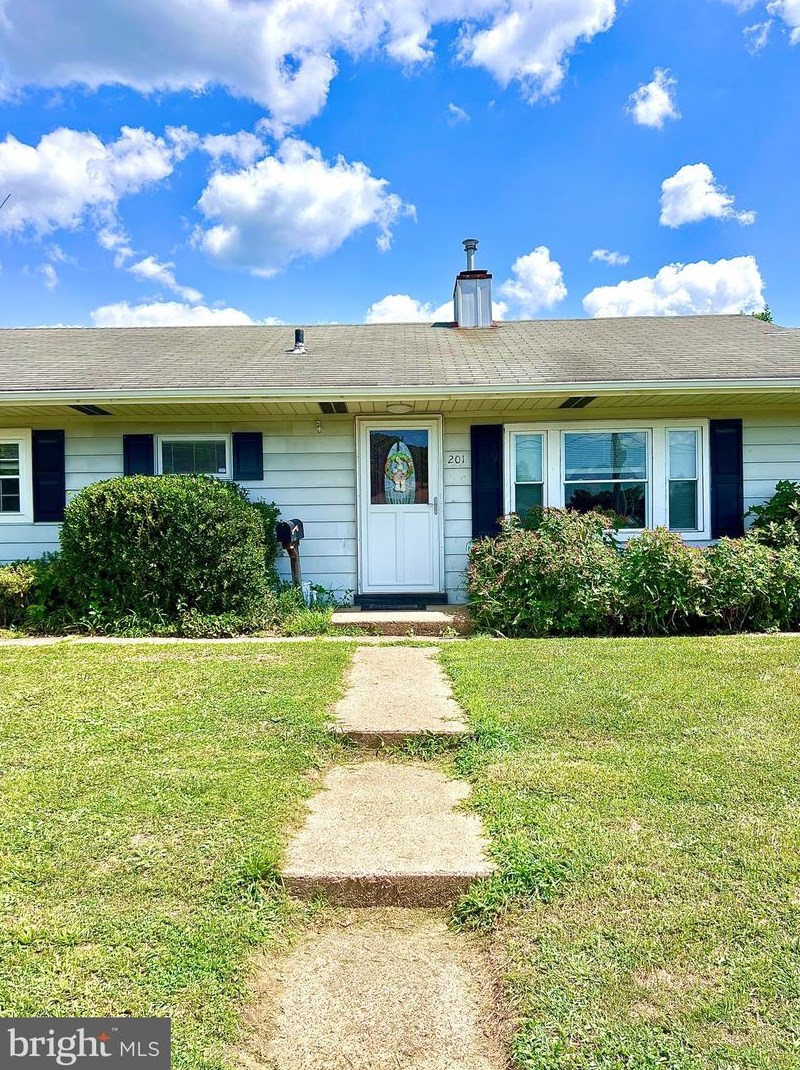 201 Andover Rd, Fairless Hills, PA 19030-2201