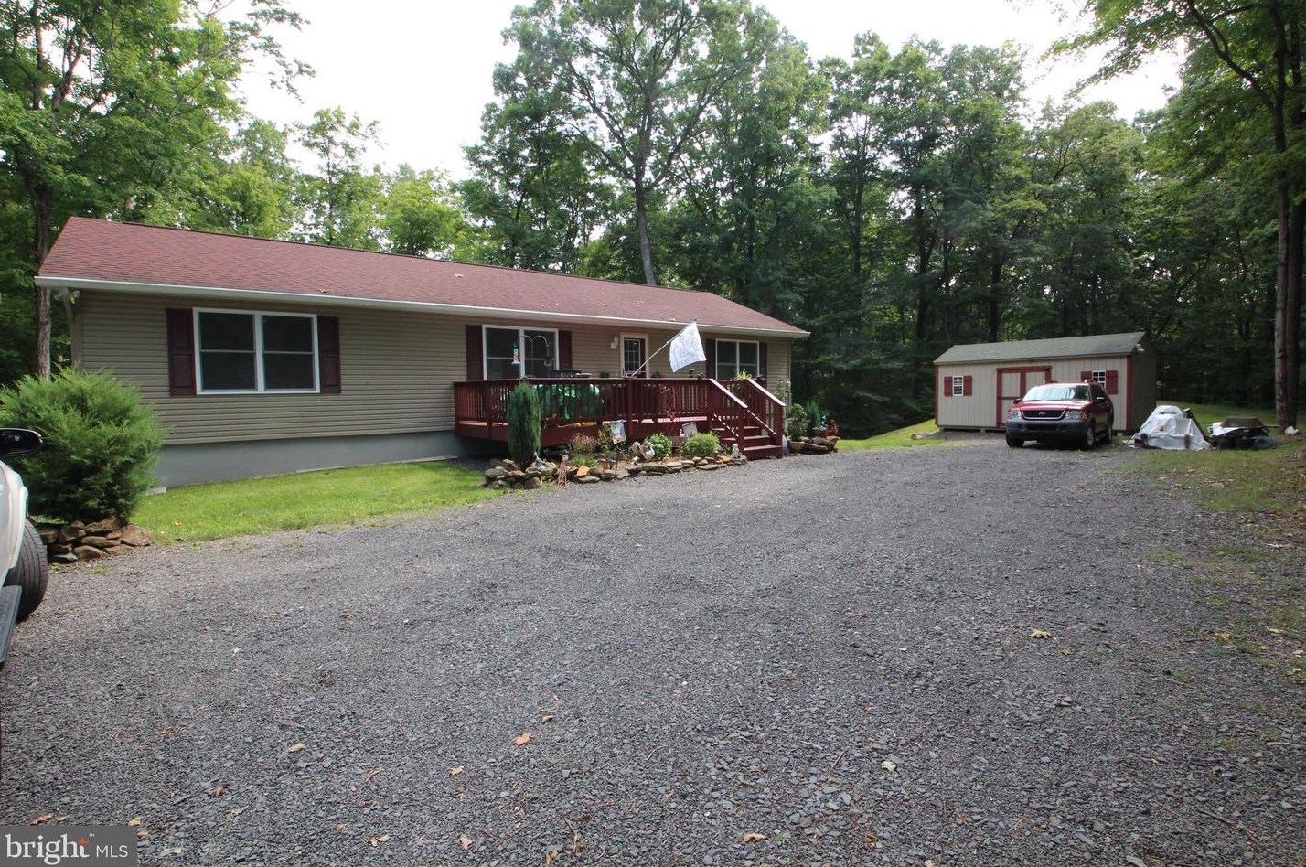 42 Lake Warren Rd, Upper Black Eddy, PA 18972