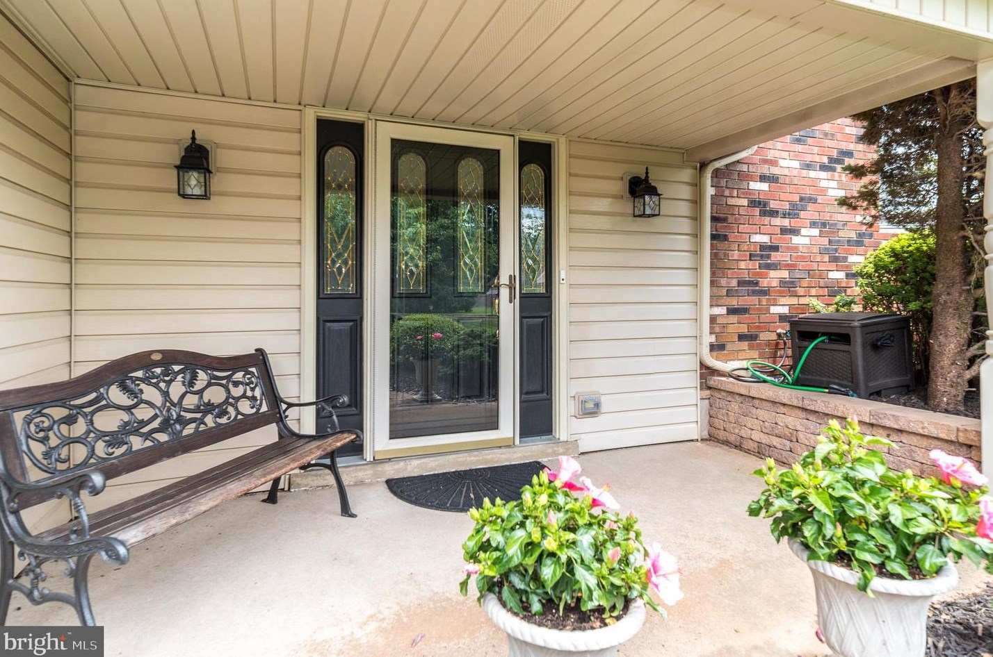 94 Mohawk Dr, Southampton, PA 18954