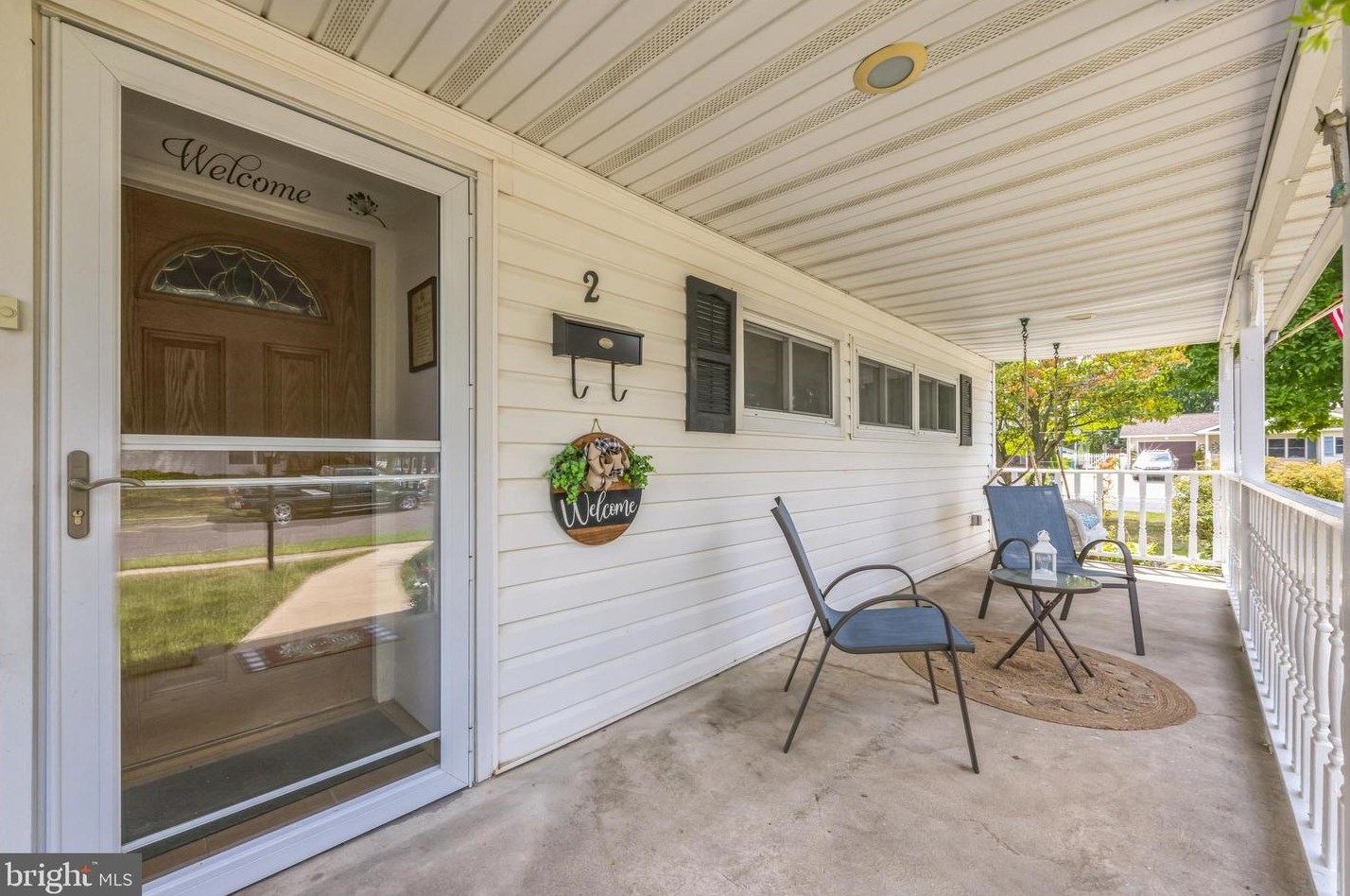 2 Peartree Ln, Levittown, PA 19054