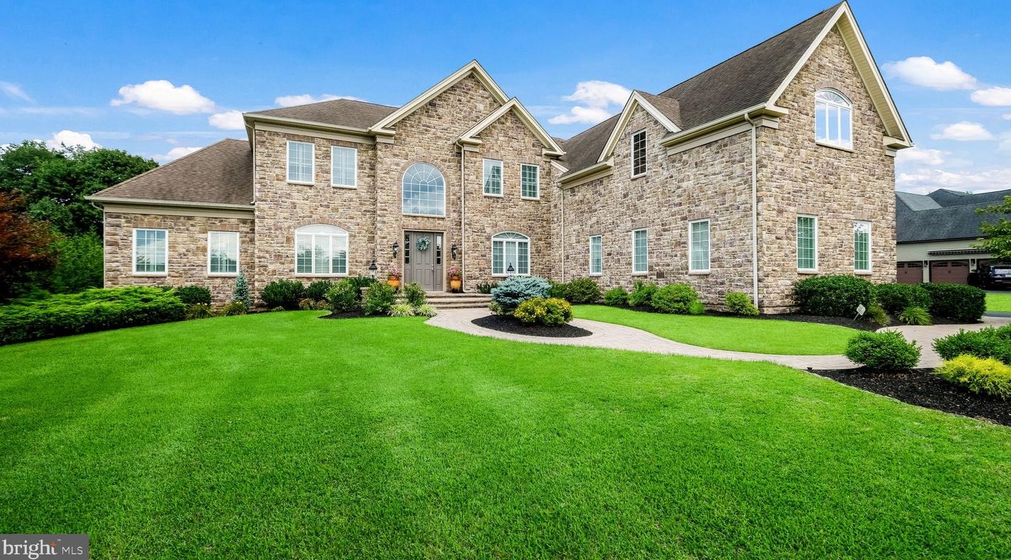 2791 Manion Way, Gardenville, PA 18902