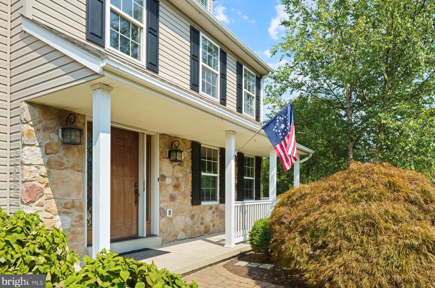 4034 Luke Dr, Gardenville, PA 18902