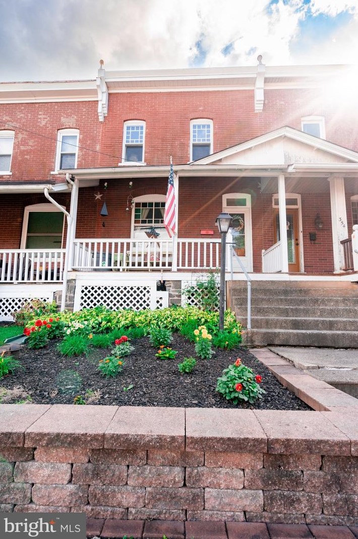 352 Washington Ave, Sellersville, PA 18960-2316