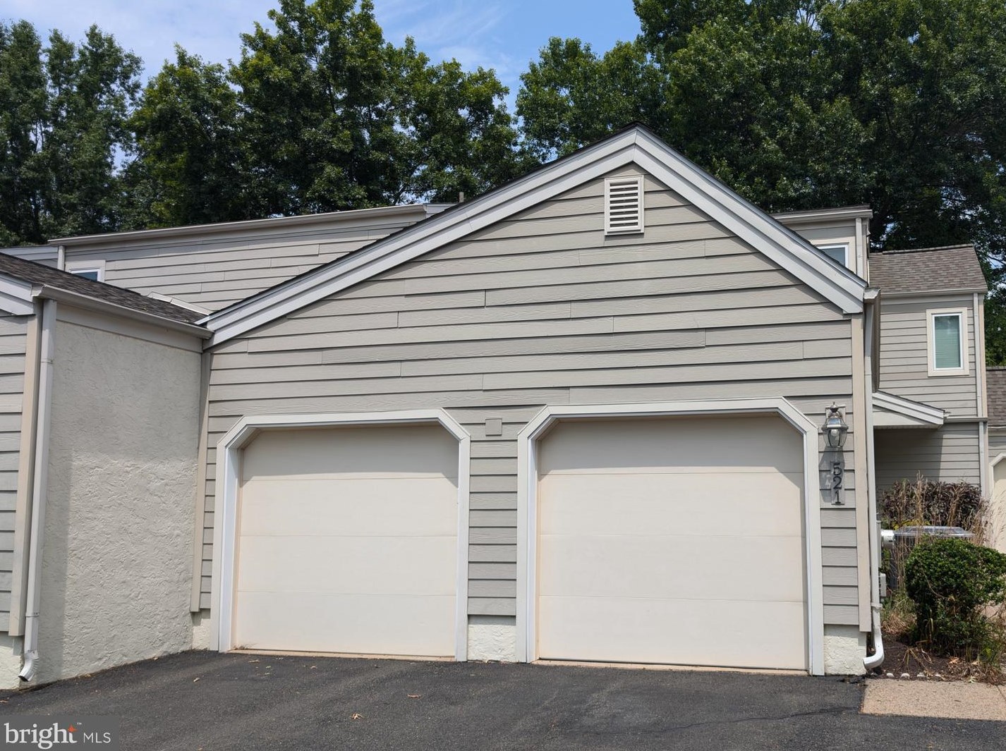 521 Portsmouth Ct, Gardenville, PA 18901